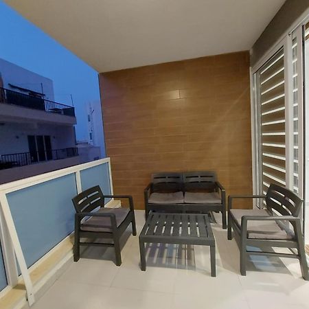 Centre Point Comfort Apartment St. Paul's Bay Ngoại thất bức ảnh