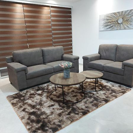 Centre Point Comfort Apartment St. Paul's Bay Ngoại thất bức ảnh