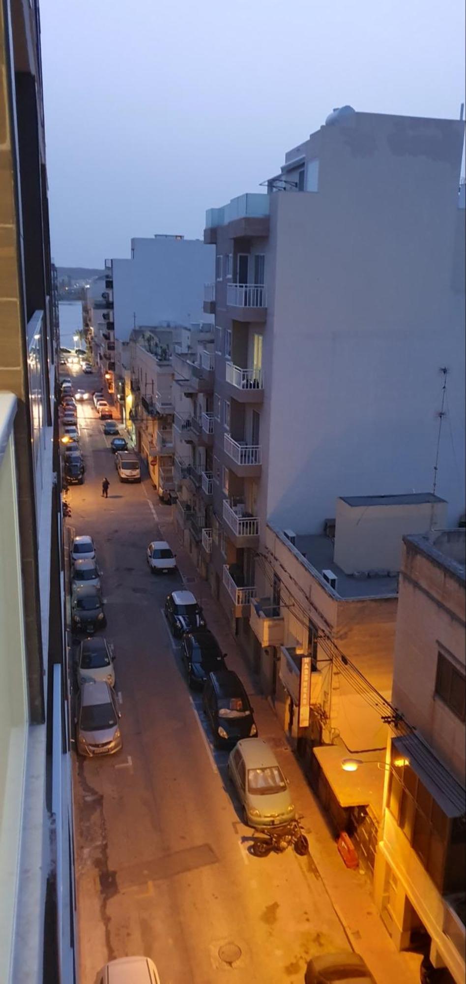Centre Point Comfort Apartment St. Paul's Bay Ngoại thất bức ảnh