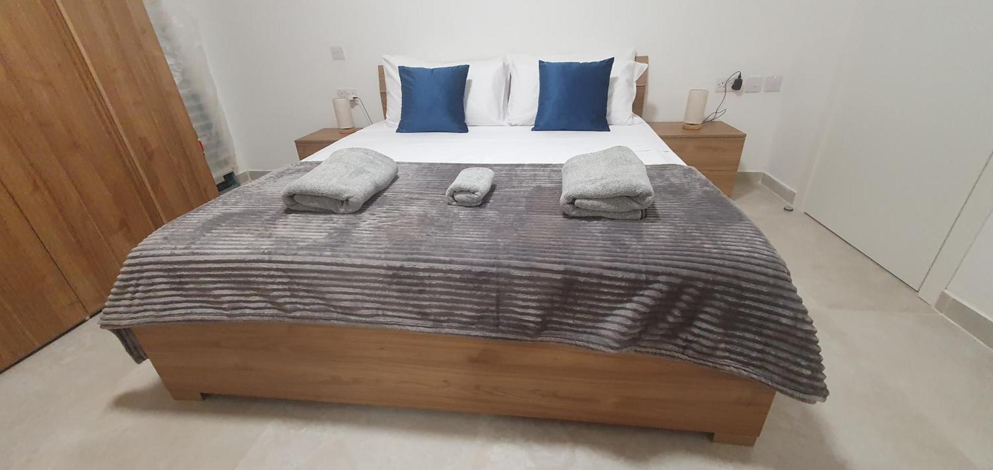 Centre Point Comfort Apartment St. Paul's Bay Ngoại thất bức ảnh